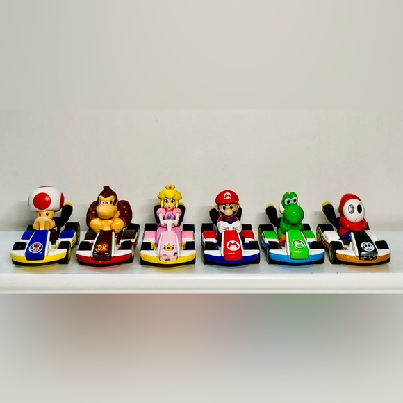 Mario Kart Hot Wheels Diecast Collection - Picture 1 of 4